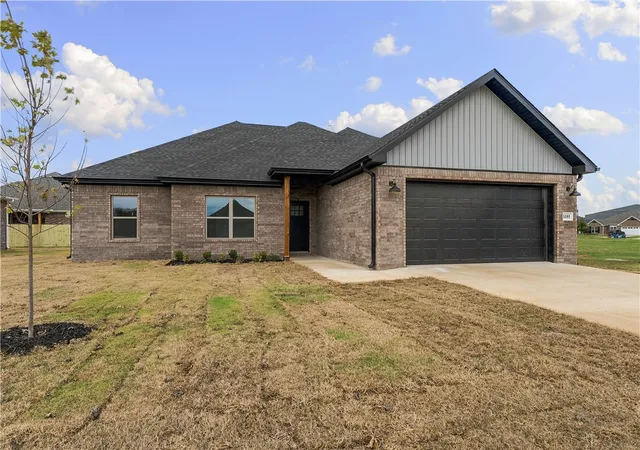 Photo 2 of Single family home for sale at 1101 Cook St, Pea Ridge, AR 72751 | MLS# 1364138 | Listing updated on 2026-10-04