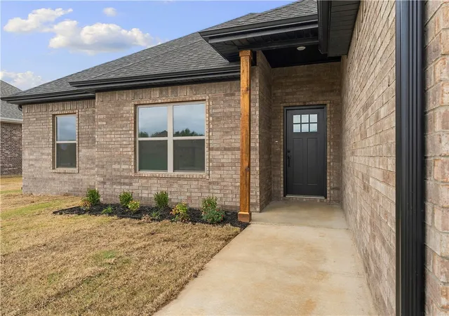 Photo 3 of Single family home for sale at 1101 Cook St, Pea Ridge, AR 72751 | MLS# 1364138 | Listing updated on 2026-10-04
