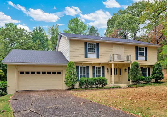 Photo 2 of Single family home for sale at 3403 Old Oaks Ln, Fort Smith, AR 72903 | MLS# 1363667 | Listing updated on 2026-10-05