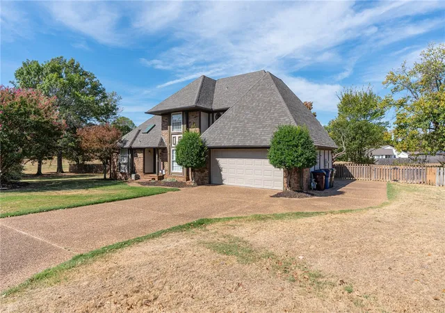 Photo 3 of Single family home for sale at 9912 Kingsley Pl, Fort Smith, AR 72908 | MLS# 1364210 | Listing updated on 2026-10-08