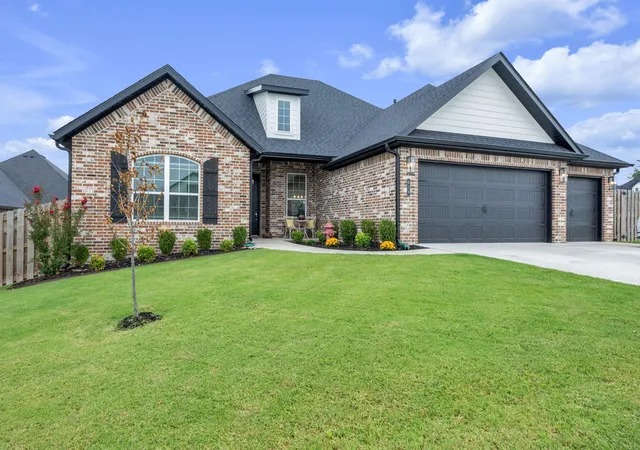 Photo 1 of Single family home for sale at 418 Casella St, Tontitown, AR 72762 | MLS# 1363924 | Listing updated on 2026-10-05