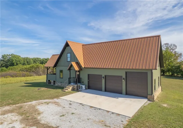 Photo 2 of Single family home for sale at 43 Spring Flood Rd, Goodman, MO 64843 | MLS# 1363257 | Listing updated on 2026-10-07