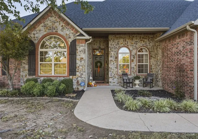Photo 3 of Single family home for sale at 1459 Toby Ln, Tontitown, AR 72762 | MLS# 1364078 | Listing updated on 2026-10-11