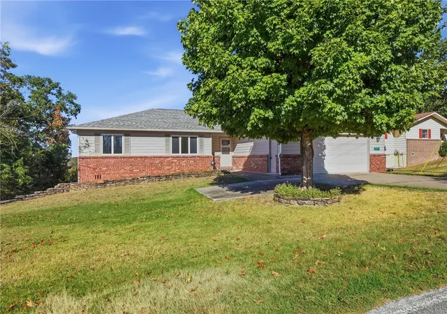 Photo 2 of Single family home for sale at 150 Holiday Is Dr, Holiday Island, AR 72631 | MLS# 1364248 | Listing updated on 2026-10-06