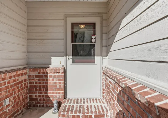 Photo 3 of Single family home for sale at 150 Holiday Is Dr, Holiday Island, AR 72631 | MLS# 1364248 | Listing updated on 2026-10-06