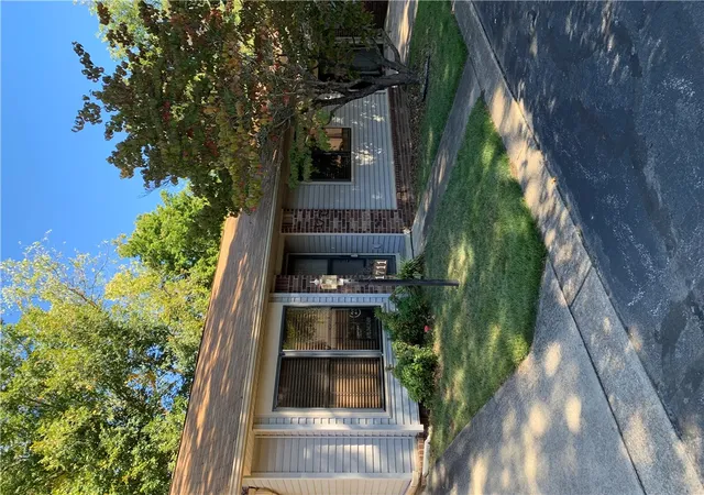 Photo 2 of Condo for sale at 1711 White Oak Ln, Harrison, AR 72601 | MLS# 1364347 | Listing updated on 2026-10-08