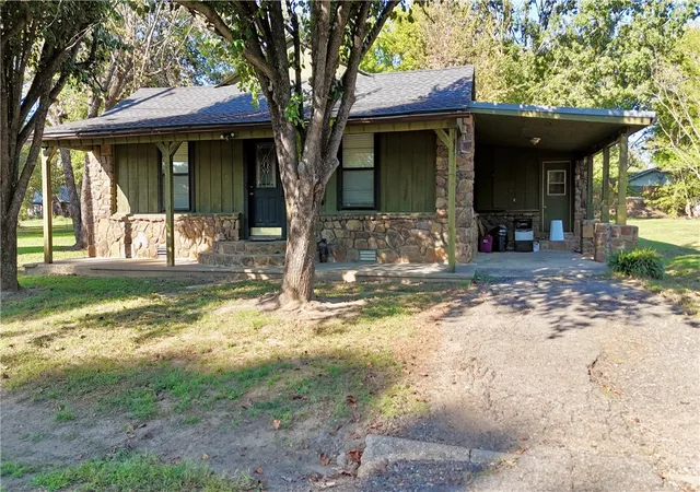 Photo 2 of Single family home for sale at 106 W Mcbride St, Havana, AR 72842 | MLS# 1364386 | Listing updated on 2026-10-10