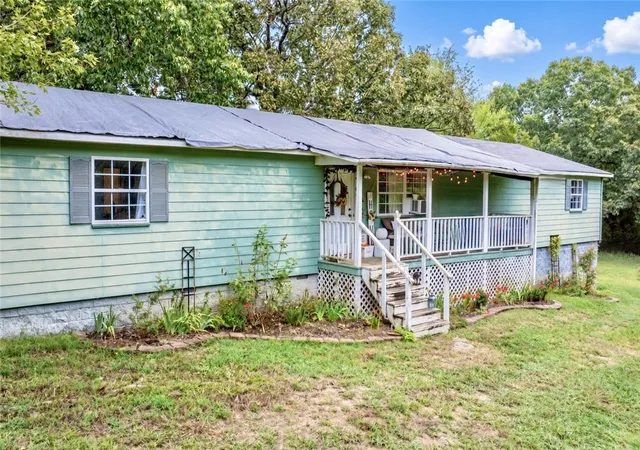 Photo 3 of Sale Pending at 22016 War Eagle Blacktop Rd, Springdale, AR 72764 | MLS# 1364232 | Listing updated on 2026-10-09