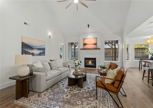 Photo 2 of Sale Pending at 1309 Barberry Ln, Bentonville, AR 72712 | MLS# 1364384 | Listing updated on 2026-10-11