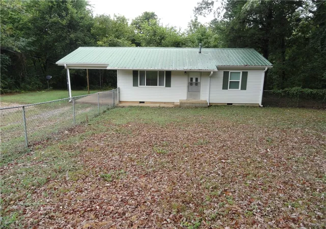 Single family home for sale at 104 Boyd Cir, Marshall, AR 72650 | MLS# 1364423