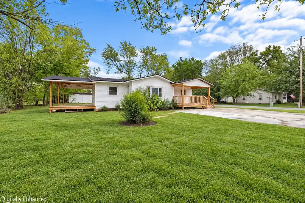 Single family home for sale at 702 W Main St, Gentry, AR 72734 | MLS# 1364367