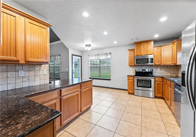 Photo 3 of Sale Pending at 1306 Vineyard St, Pea Ridge, AR 72751 | MLS# 1364401 | Listing updated on 2026-10-12