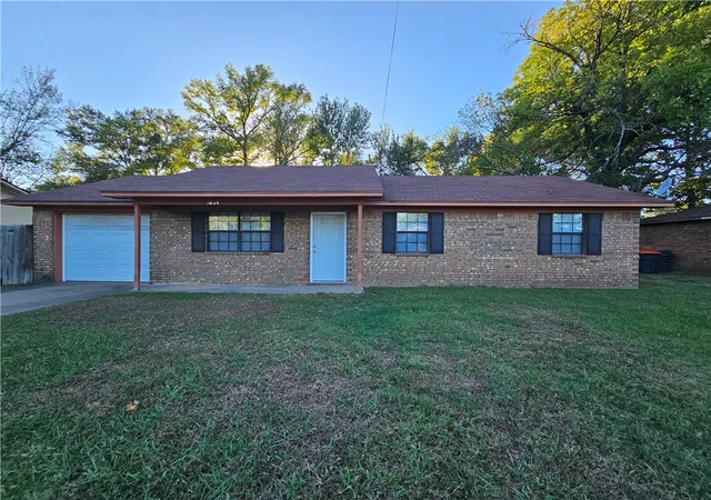 Photo 1 of Single family home for sale at 1604 S Baltimore Ave, Russellville, AR 72802 | MLS# 1364458 | Listing updated on 2026-10-09