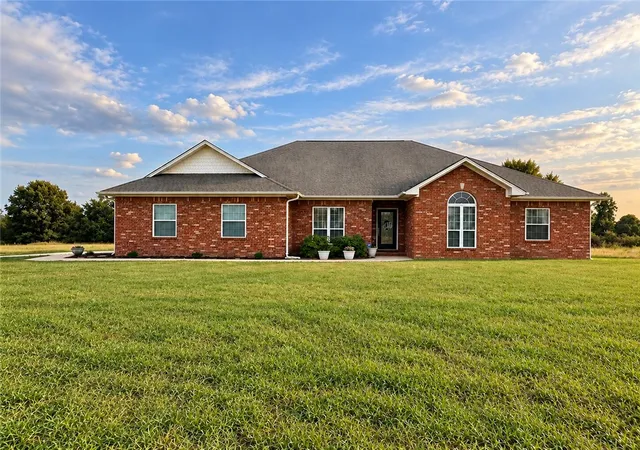 Photo 1 of Sale Pending at 294 Stoneridge Cir, Russellville, AR 72802 | MLS# 1364529 | Listing updated on 2026-10-11
