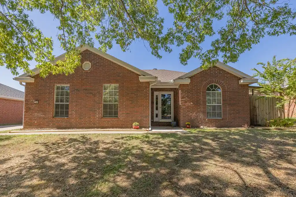 Photo 1 of Sale Pending at 1249 N Heritage Ave, Fayetteville, AR 72704 | MLS# 1364551 | Listing updated on 2026-10-24