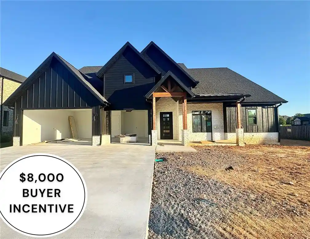 Single family home for sale at 930 Gallatin St, Bentonville, AR 72712 | MLS# 1363197