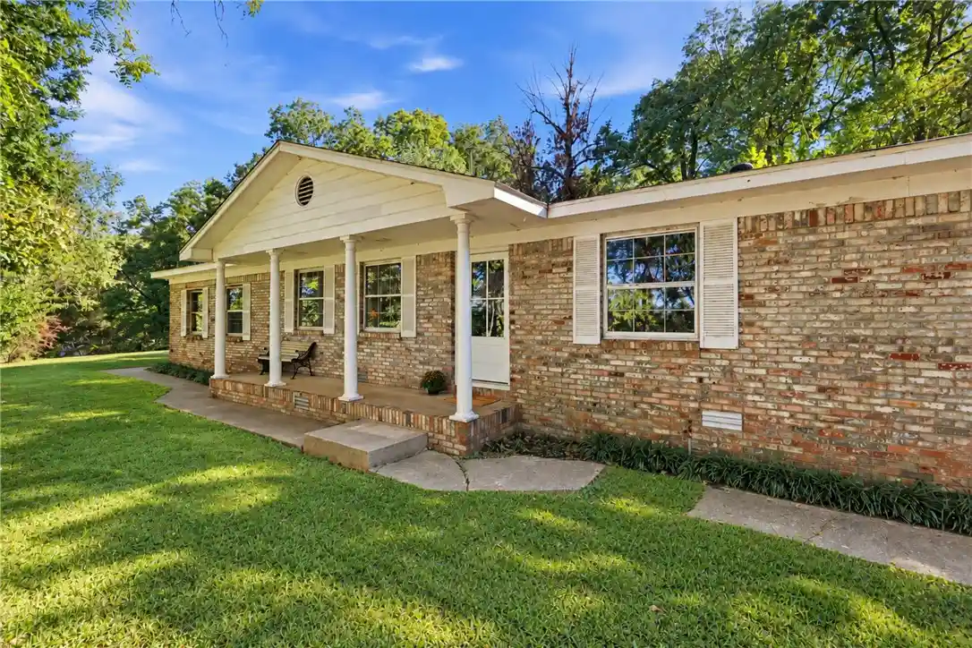 Photo 1 of Single family home for sale at 15995 Viney Grv Rd, Fayetteville, AR 72704 | MLS# 1364664 | Listing updated on 2026-10-25