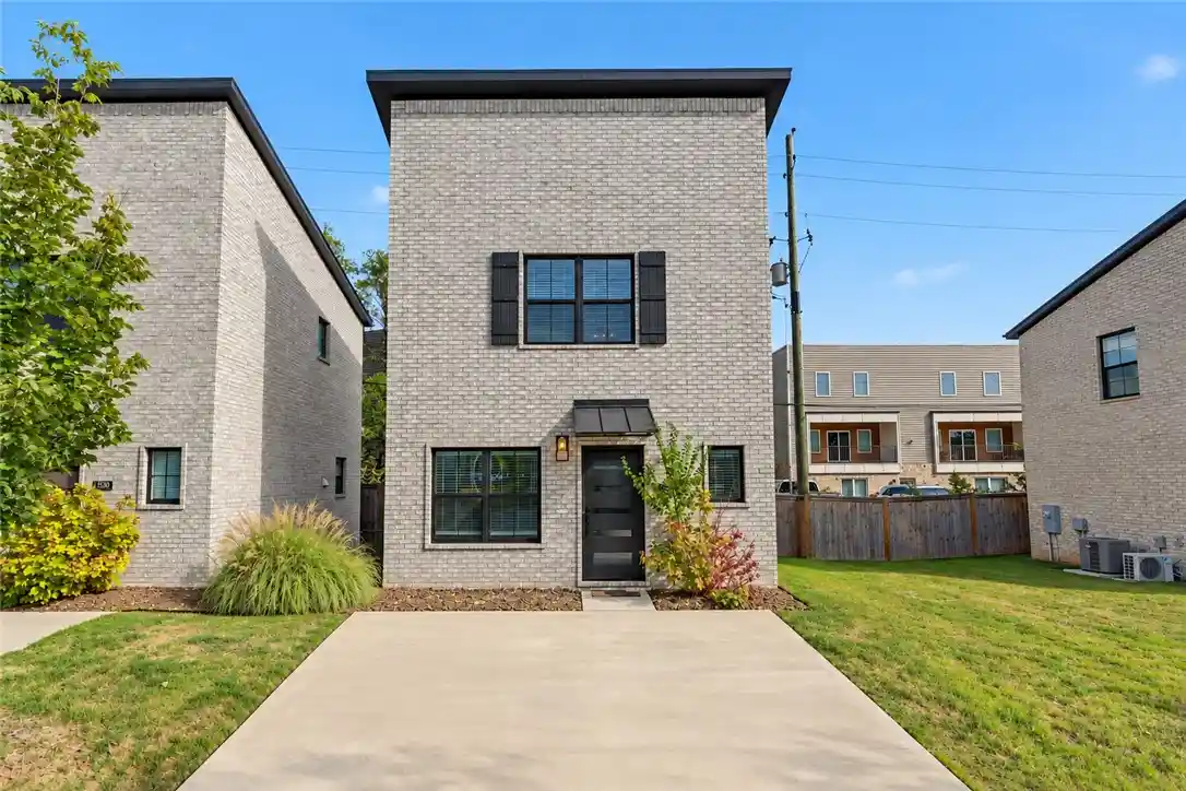 Condo for sale at 1524 W Cato Springs Rd, Fayetteville, AR 72701 | MLS# 1364737