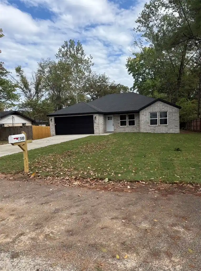 Photo 1 of Single family home for sale at 1300 Coler Dr, Pea Ridge, AR 72751 | MLS# 1364603 | Listing updated on 2026-10-23