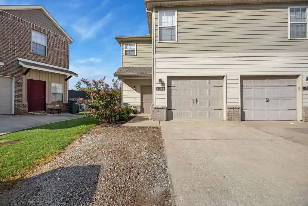 Townhouse for sale at 1125 S Tottenham Ct, Fayetteville, AR 72704 | MLS# 1364140