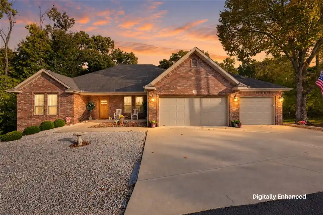 Photo 1 of Sale Pending at 4 Harrington Ln, Bella Vista, AR 72714 | MLS# 1364985 | Listing updated on 2026-10-22