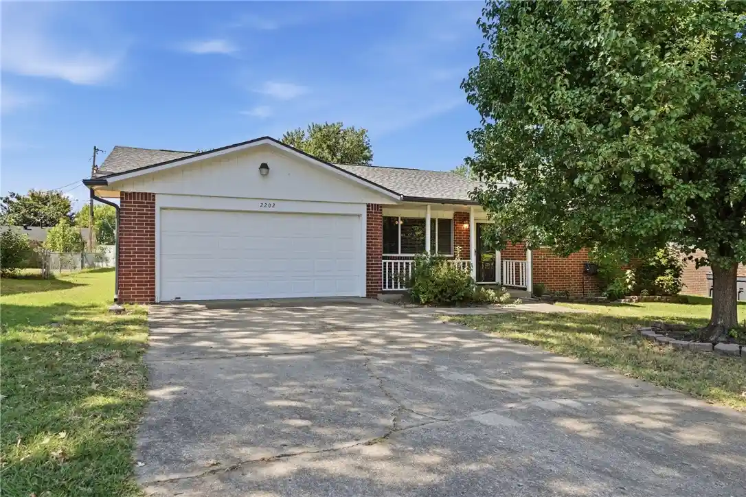 Photo 1 of Single family home for sale at 2202 Lynn St, Springdale, AR 72762 | MLS# 1365295 | Listing updated on 2026-10-25