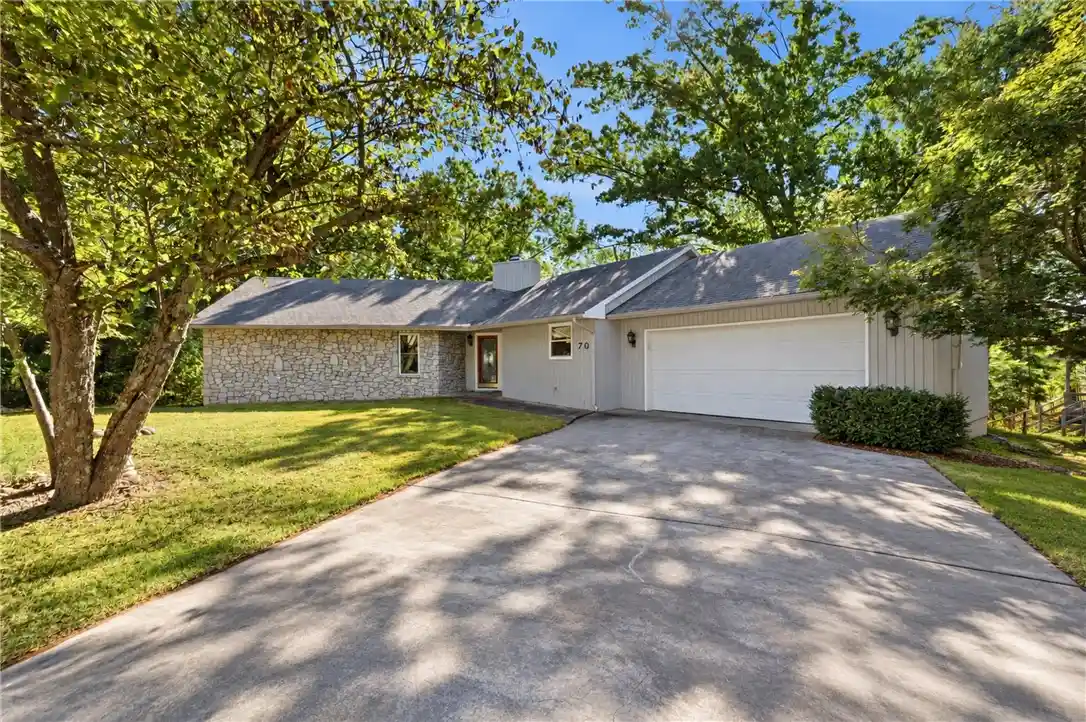 Single family home for sale at 70 Overton Dr, Bella Vista, AR 72714 | MLS# 1365215