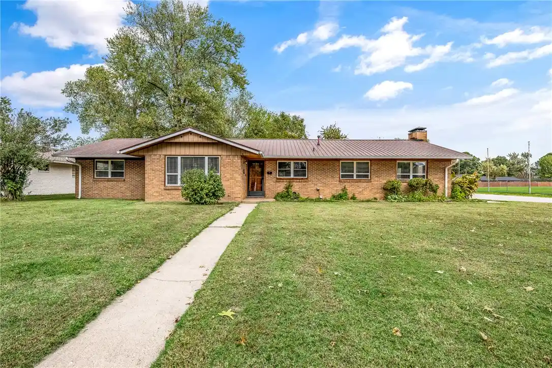 Photo 1 of Single family home for sale at 1900 W Emma Ave, Springdale, AR 72762 | MLS# 1365430 | Listing updated on 2026-10-28