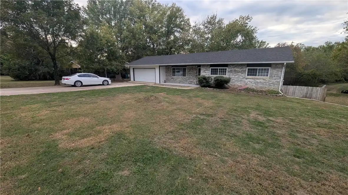 Photo 1 of Single family home for sale at 117 N Cynthia Ave, Farmington, AR 72730 | MLS# 1364169 | Listing updated on 2026-10-22