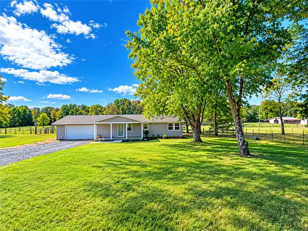 Single family home for sale at 679 Lake Rd, Atkins, AR 72823 | MLS# 1365615