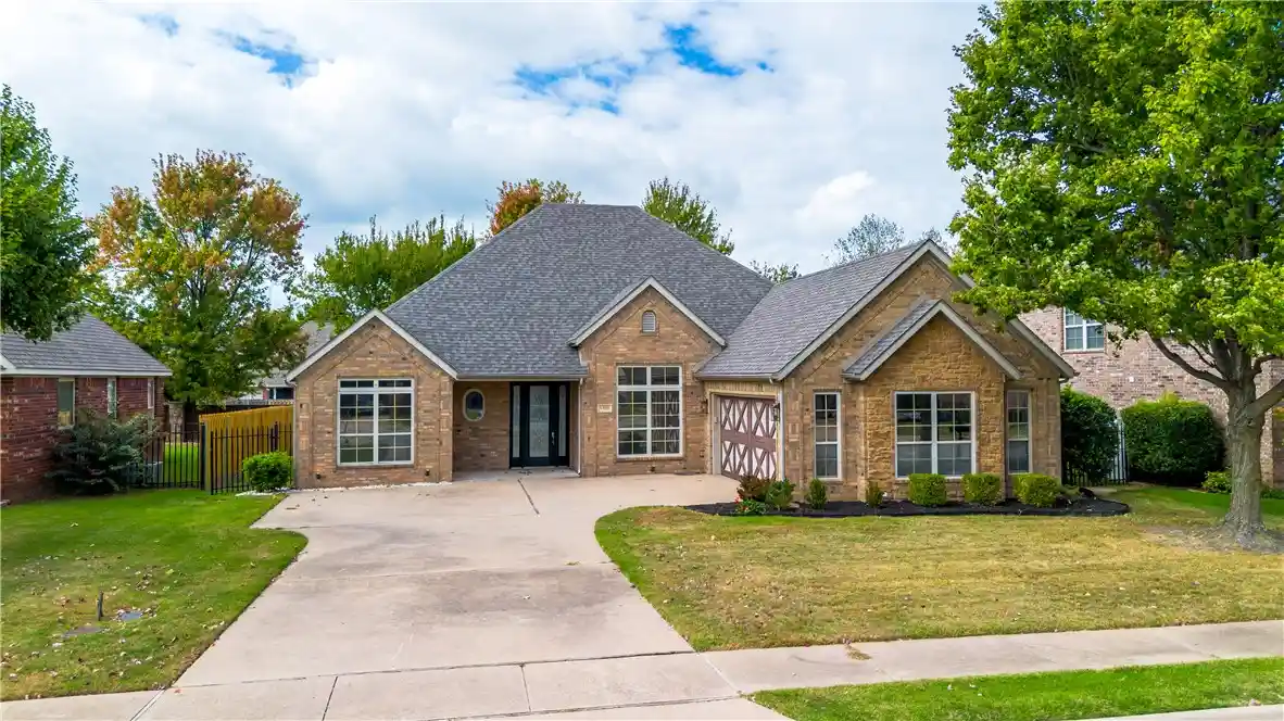 Single family home for sale at 5408 Shearwood Dr, Rogers, AR 72758 | MLS# 1365816