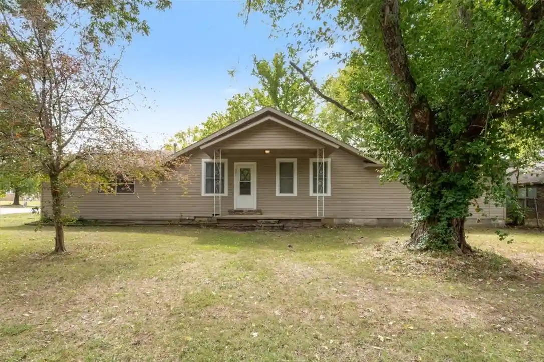 Photo 1 of Single family home for sale at 321 Thurman St, Prairie Grove, AR 72753 | MLS# 1365424 | Listing updated on 2026-10-22