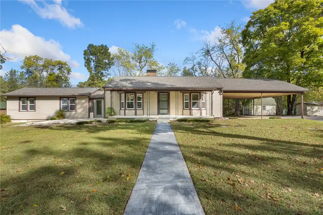 Photo 1 of Single family home for sale at 5679 Eastwood Dr, Harrison, AR 72601 | MLS# 1365728 | Listing updated on 2026-10-23