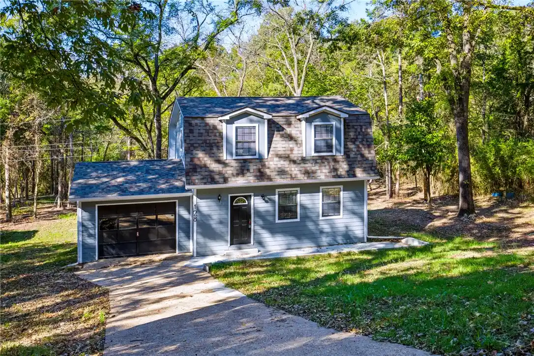 Single family home for sale at 128 Walnut Cir, Yellville, AR 72687 | MLS# 1365854