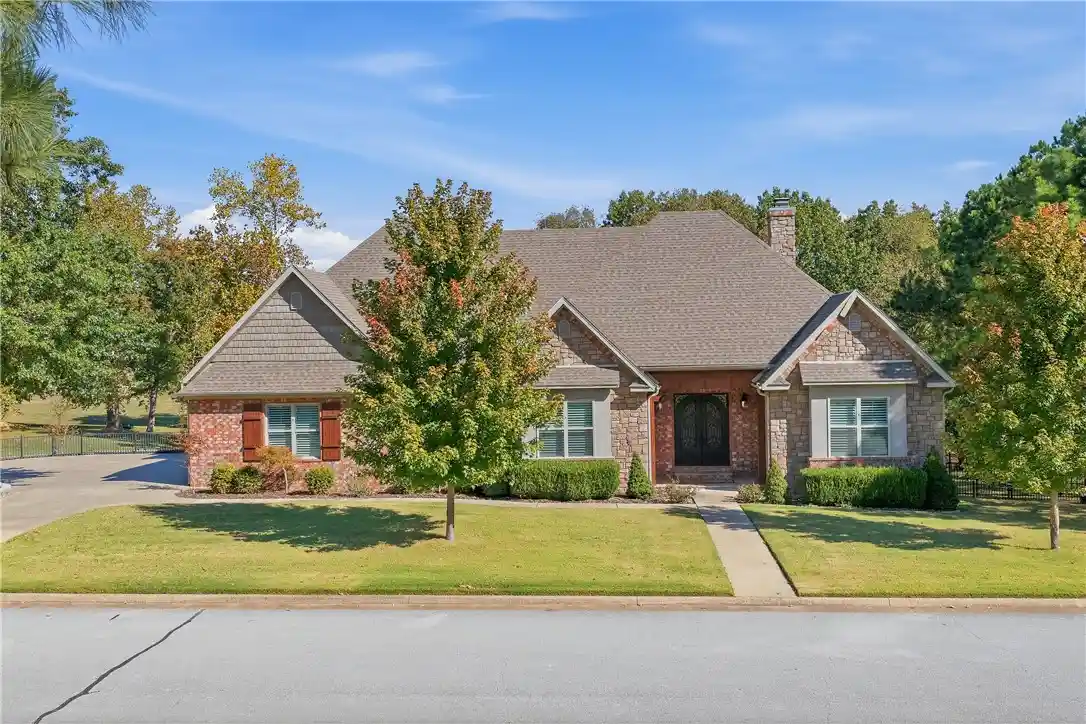 Single family home for sale at 10016 Camelot Ln, Rogers, AR 72758 | MLS# 1365510
