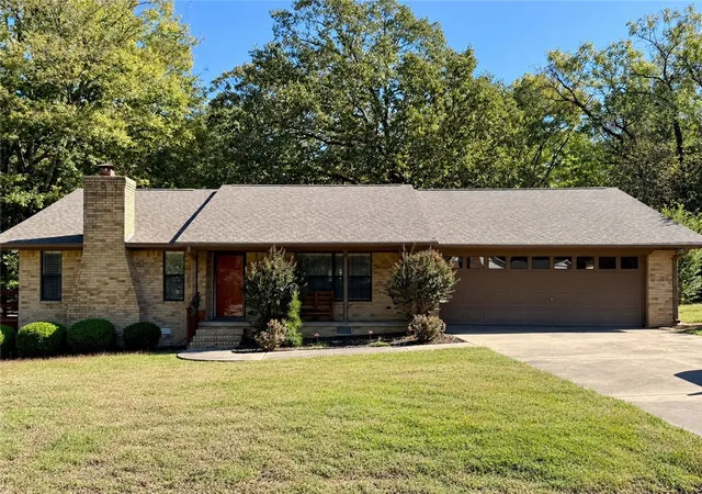 Single family home for sale at 108 Lakeview Cir, Russellville, AR 72802 | MLS# 1365785