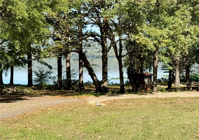 Photo 2 of Single family home for sale at 108 Lakeview Cir, Russellville, AR 72802 | MLS# 1365785 | Listing updated on 2026-10-30
