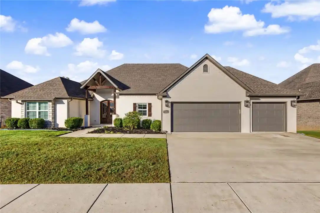 Photo 1 of Single family home for sale at 3736 Spyglass Hl Dr, Fayetteville, AR 72701 | MLS# 1365909 | Listing updated on 2026-10-28