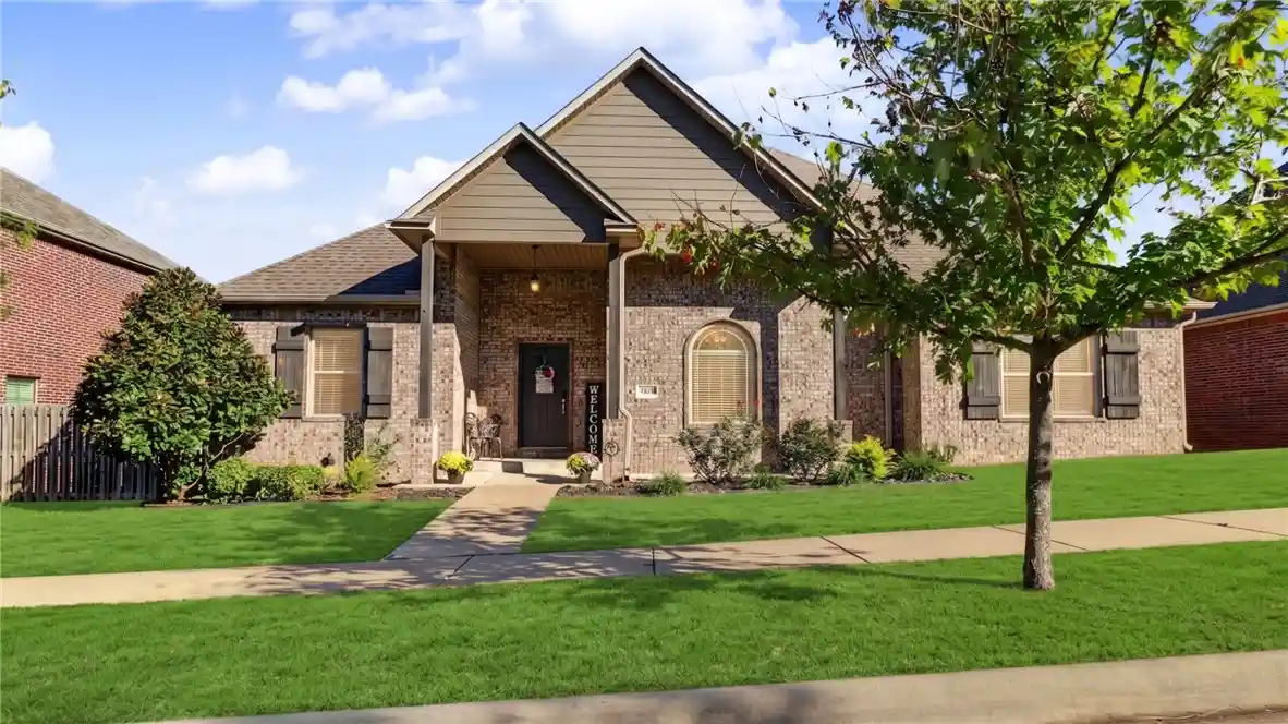 Single family home for sale at 3050 E History St, Fayetteville, AR 72701 | MLS# 1365611