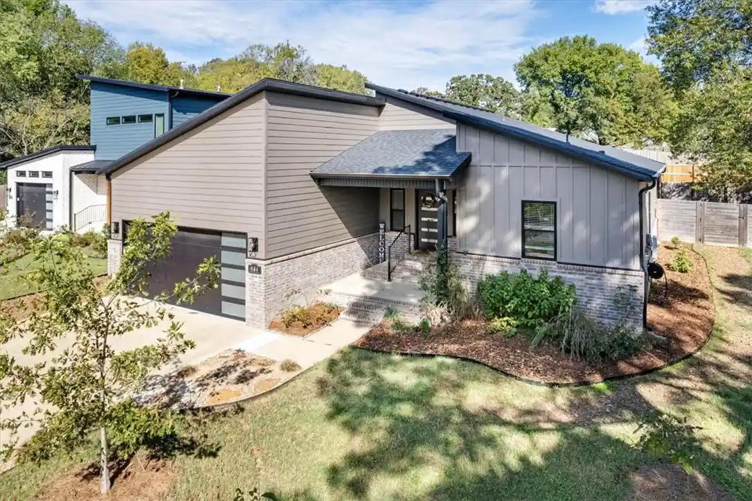 Photo 1 of Single family home for sale at 944 W Boone St, Fayetteville, AR 72701 | MLS# 1365737 | Listing updated on 2026-10-28