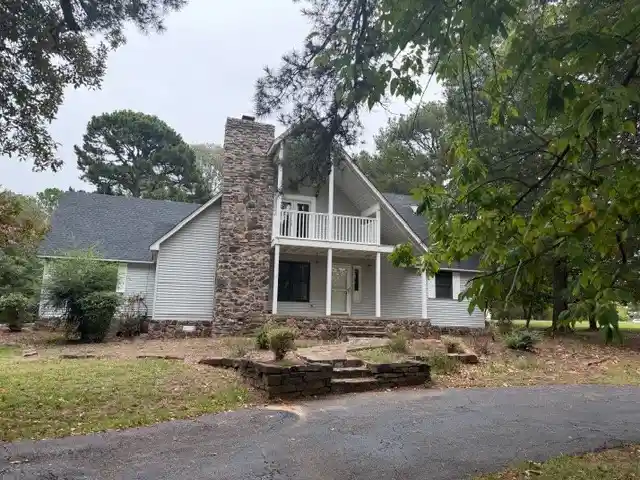 Photo 1 of Sale Pending at 759 Cliff Rd, Russellville, AR 72802 | MLS# 1366002 | Listing updated on 2026-10-26