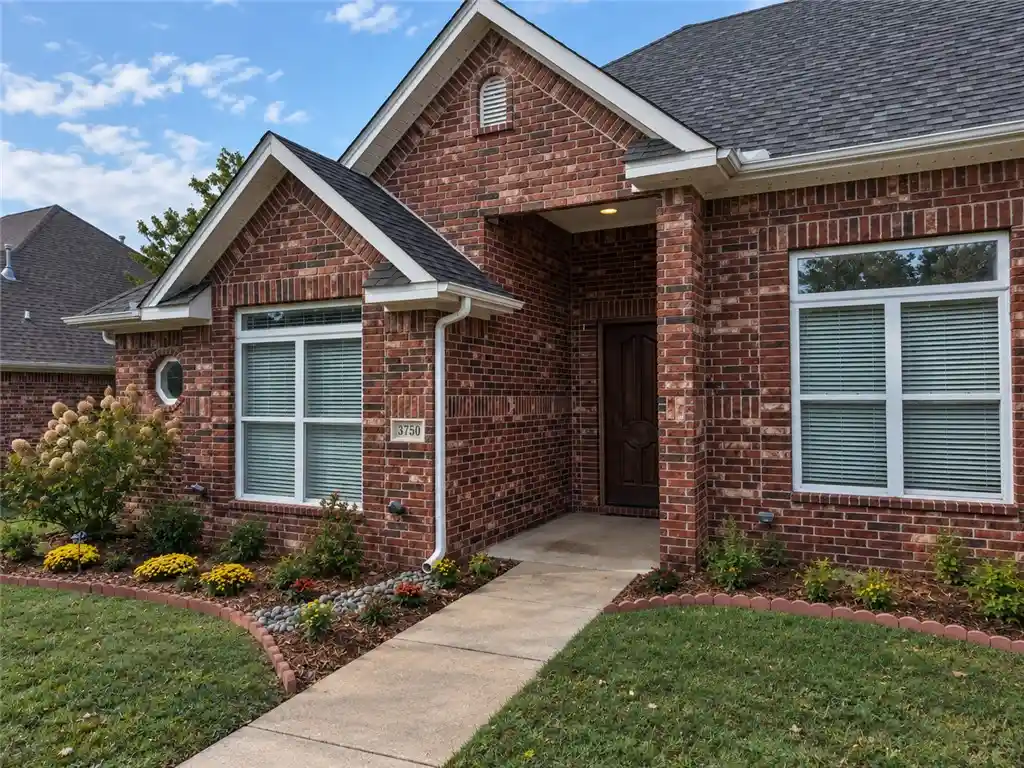 Single family home for sale at 3750 W River Bnd Dr, Fayetteville, AR 72704 | MLS# 1365963