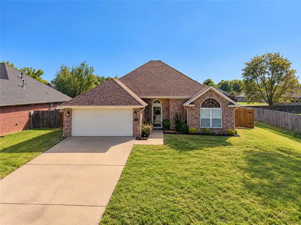 Photo 1 of Single family home for sale at 305 Colorado Ave, Springdale, AR 72764 | MLS# 1366047 | Listing updated on 2026-10-23