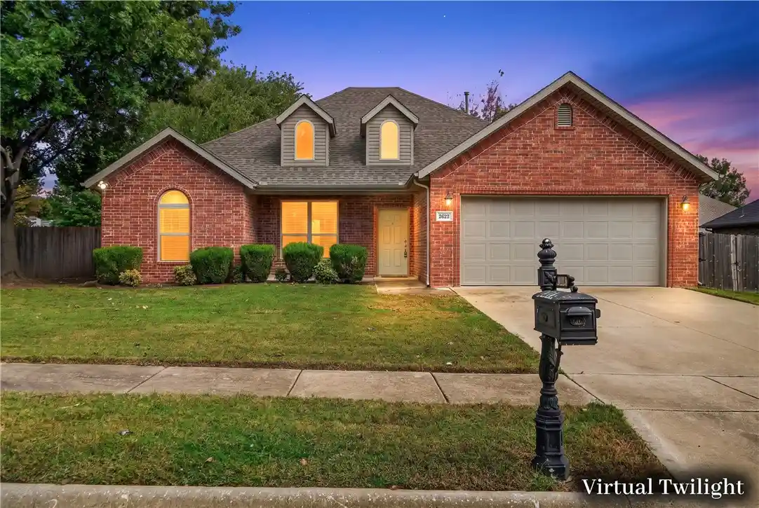 Single family home for sale at 2622 N Brush Crk Dr, Fayetteville, AR 72704 | MLS# 1366054