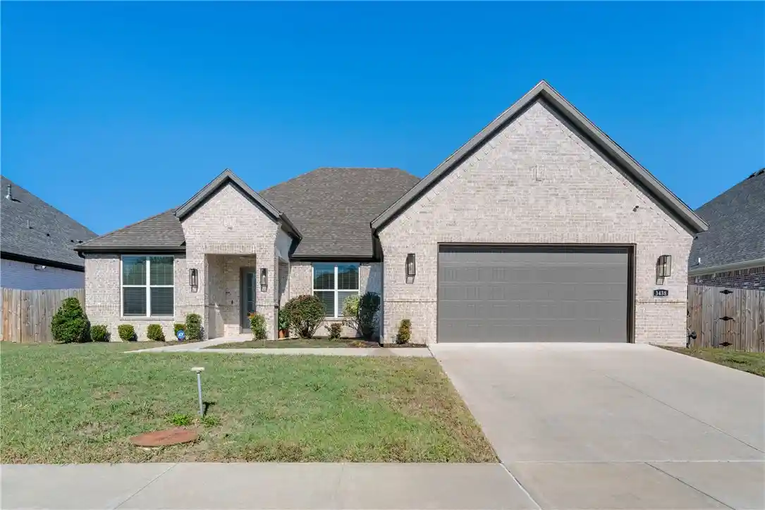 Single family home for sale at 3438 E Greystone Dr, Springdale, AR 72764 | MLS# 1365931