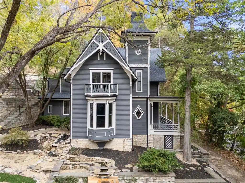 Single family home for sale at 4 Crystal Ter, Eureka Springs, AR 72632 | MLS# 1366176