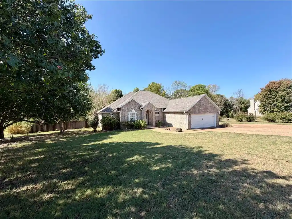 Single family home for sale at 502 Parkview Dr, Berryville, AR 72616 | MLS# 1366198