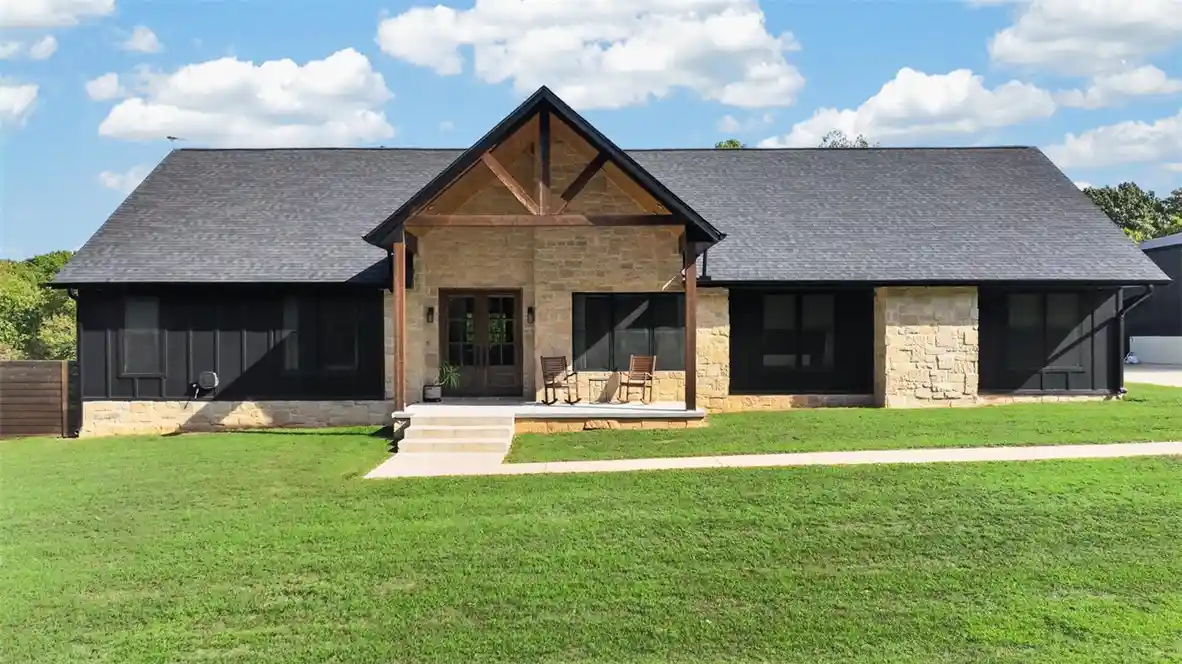 Single family home for sale at 13056 Riders Ln, Gravette, AR 72736 | MLS# 1366183