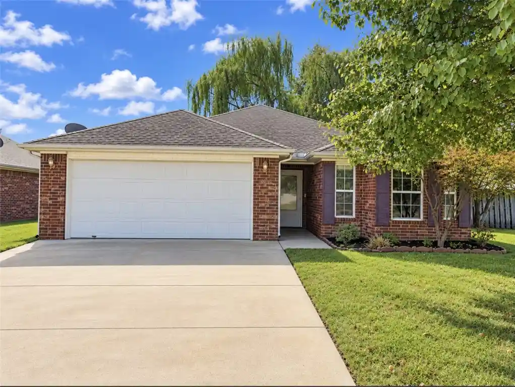 Photo 1 of Single family home for sale at 4007 Sw Moline Ave, Bentonville, AR 72712 | MLS# 1366268 | Listing updated on 2026-10-27