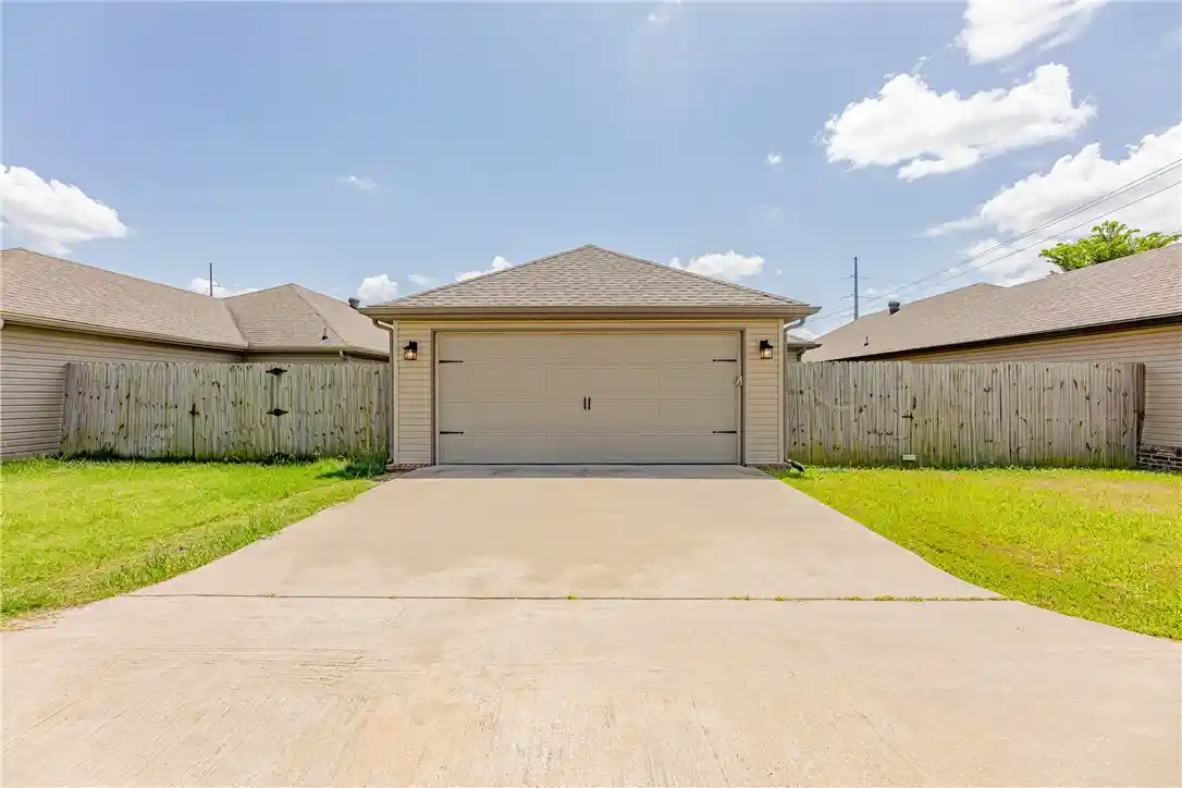 Photo 1 of Single family home for sale at 4004 Sw Capstone Ave, Bentonville, AR 72712 | MLS# 1366320 | Listing updated on 2026-10-27